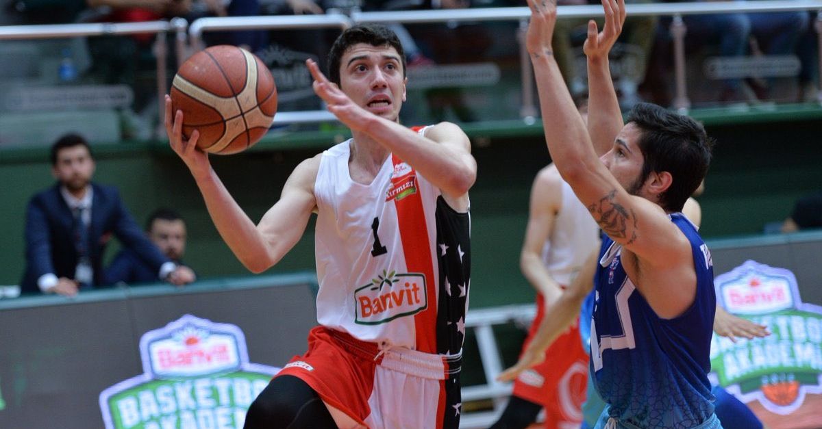 Eray Akyüz Akran Gemlik Basketbol’da