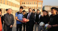 Başkan Işık’tan Başarılı Sporcuların Okullarına Spor Malzemesi