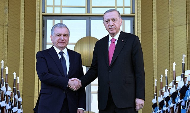 Özbekistan Cumhurbaşkanı Mirziyoyev Ankara’da: Cumhurbaşkanı Erdoğan resmi törenle karşıladı