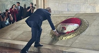 Kılıçdaroğlu seçim öncesinde Anıtkabir’i ziyaret etti