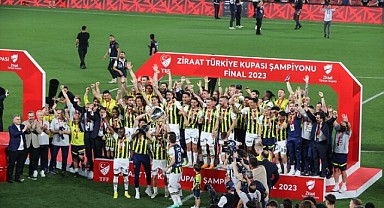 Başakşehir’i yenen Fenerbahçe Türkiye Kupası’nı kazandı