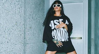 Rihanna’nın olay tişörtü: Yorum yağdı