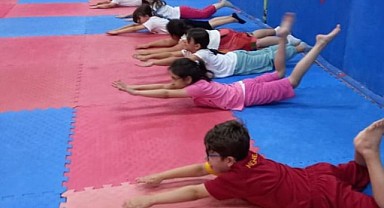 Orhangazi Belediyesi Yaz Spor Okulları Kapsamında 1750 Öğrenciyi Sporla Buluşturuyor